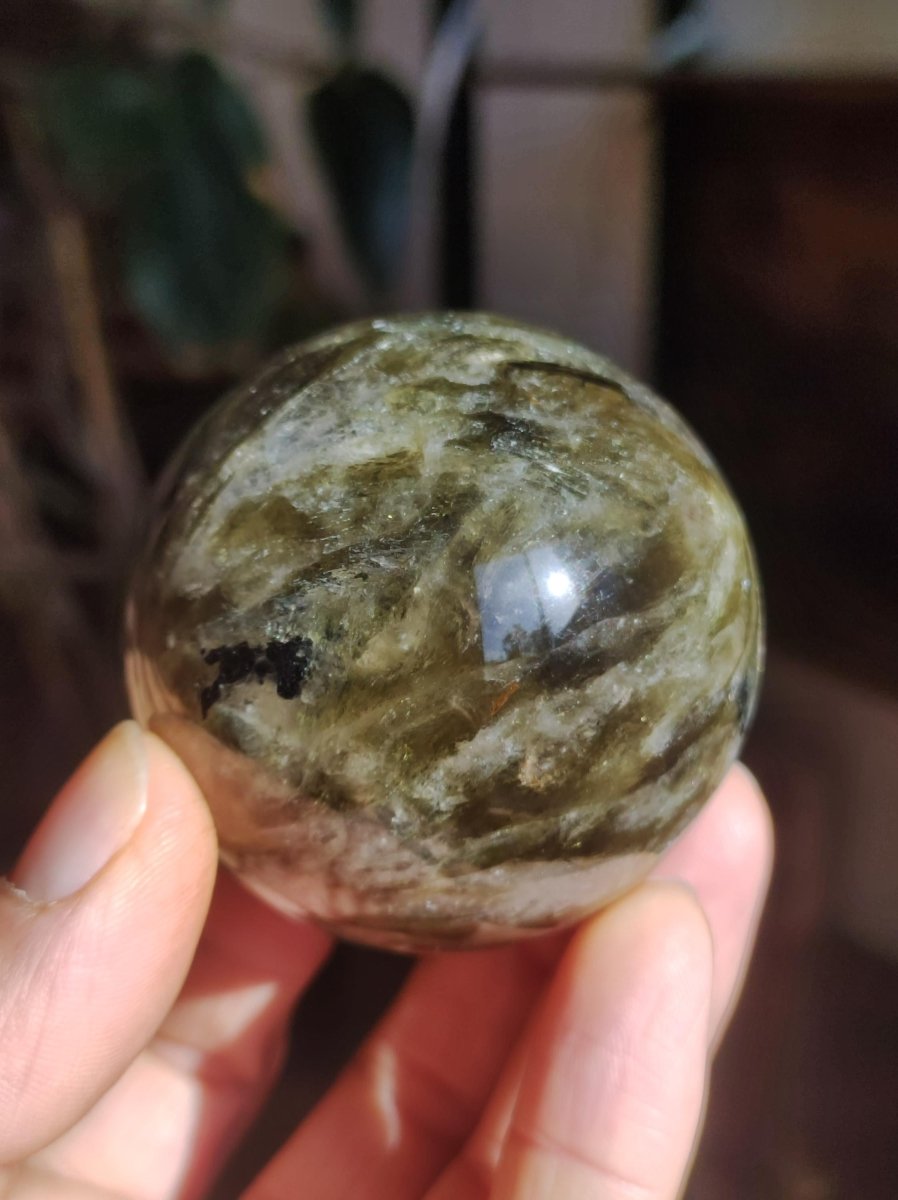 Lepidolith / Grün Mica Glimmer Effekt - Edelstein Kugel Natur Heilstein Deko Sphere Kristall Geschenk Er Sie Haus Sammler Rarität Schimmer - Art of Nature Berlin