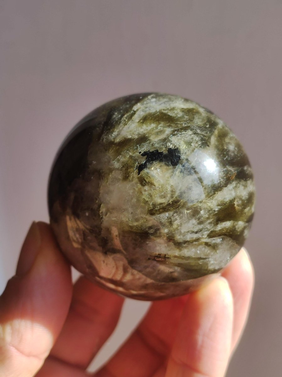 Lepidolith / Grün Mica Glimmer Effekt - Edelstein Kugel Natur Heilstein Deko Sphere Kristall Geschenk Er Sie Haus Sammler Rarität Schimmer - Art of Nature Berlin