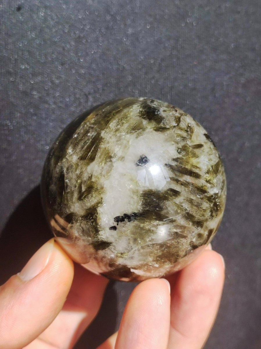 Lepidolith / Grün Mica Glimmer Effekt - Edelstein Kugel Natur Heilstein Deko Sphere Kristall Geschenk Er Sie Haus Sammler Rarität Schimmer - Art of Nature Berlin