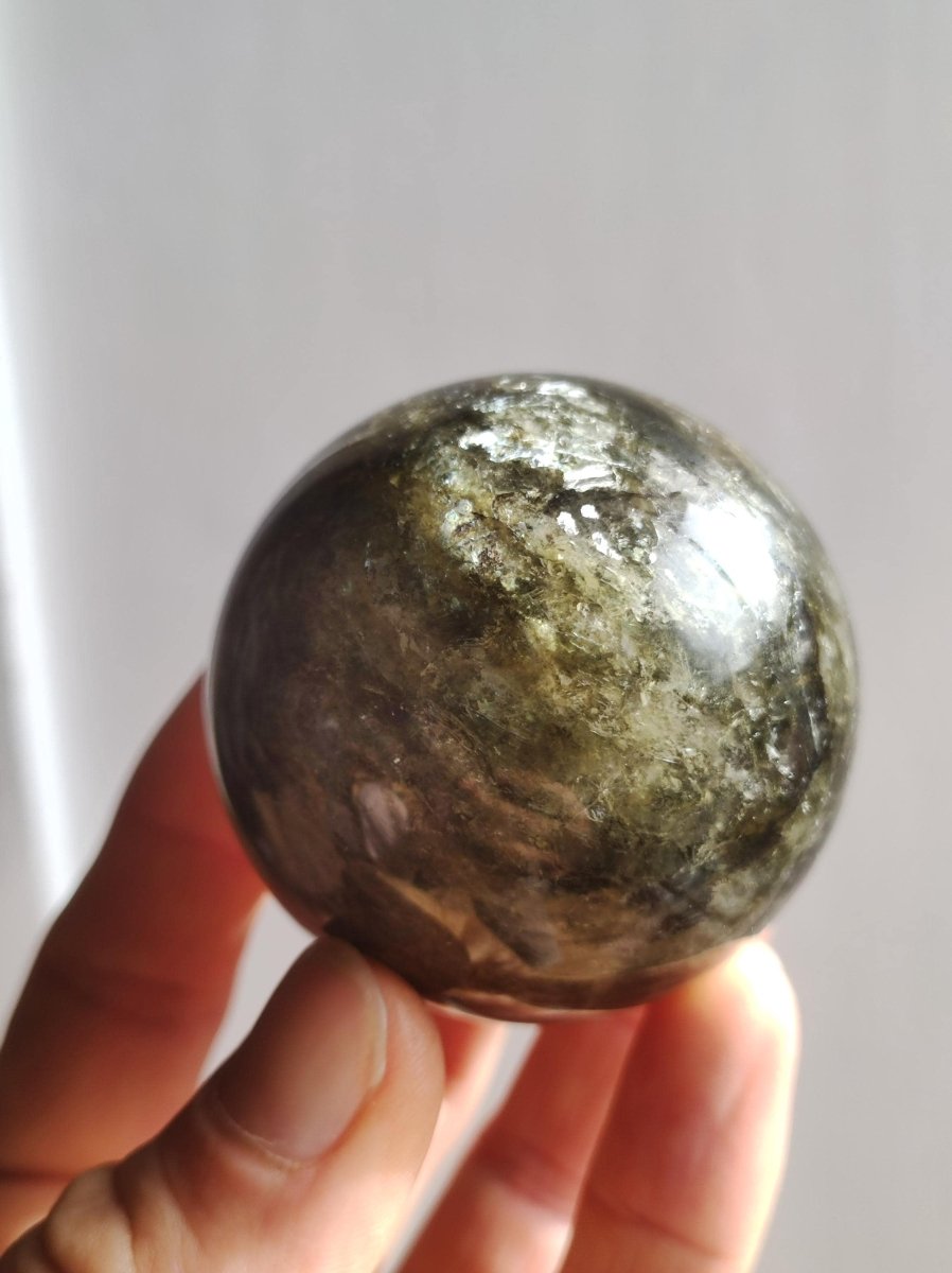 Lepidolith / Grün Mica Glimmer Effekt - Edelstein Kugel Natur Heilstein Deko Sphere Kristall Geschenk Er Sie Haus Sammler Rarität Schimmer - Art of Nature Berlin
