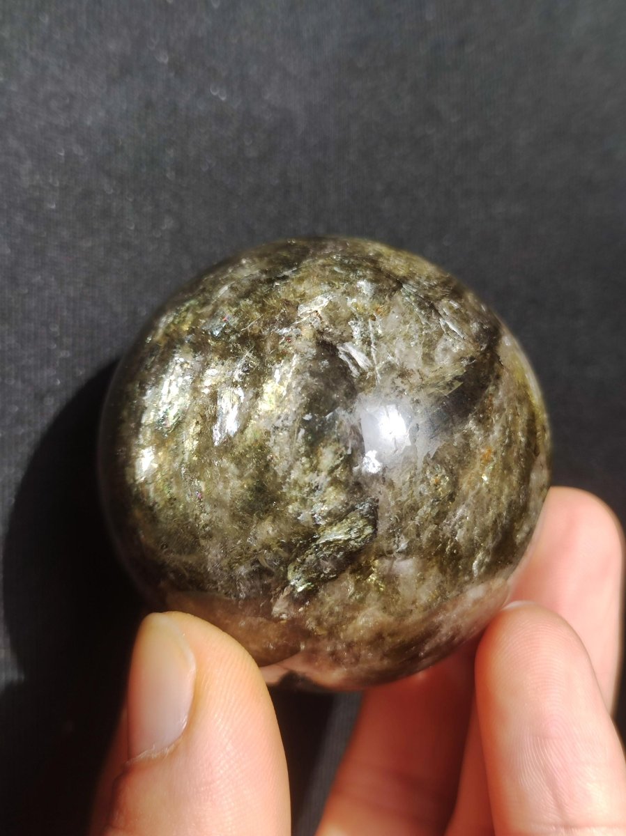 Lepidolith / Grün Mica Glimmer Effekt - Edelstein Kugel Natur Heilstein Deko Sphere Kristall Geschenk Er Sie Haus Sammler Rarität Schimmer - Art of Nature Berlin
