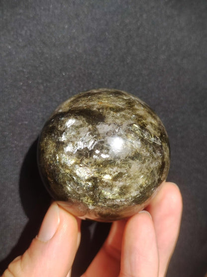 Lepidolith / Grün Mica Glimmer Effekt - Edelstein Kugel Natur Heilstein Deko Sphere Kristall Geschenk Er Sie Haus Sammler Rarität Schimmer - Art of Nature Berlin