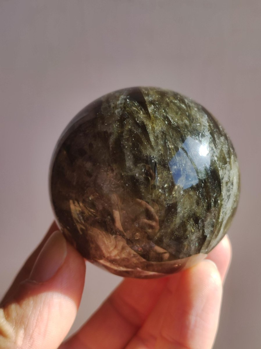 Lepidolith / Grün Mica Glimmer Effekt - Edelstein Kugel Natur Heilstein Deko Sphere Kristall Geschenk Er Sie Haus Sammler Rarität Schimmer - Art of Nature Berlin