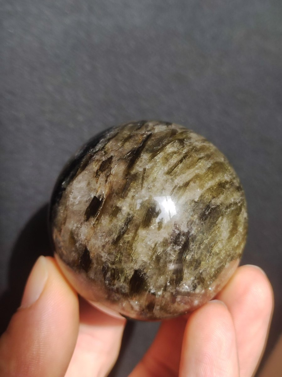 Lepidolith / Grün Mica Glimmer Effekt - Edelstein Kugel Natur Heilstein Deko Sphere Kristall Geschenk Er Sie Haus Sammler Rarität Schimmer - Art of Nature Berlin