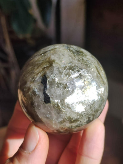 Lepidolith / Grün Mica Glimmer Effekt - Edelstein Kugel Natur Heilstein Deko Sphere Kristall Geschenk Er Sie Haus Sammler Rarität Schimmer - Art of Nature Berlin