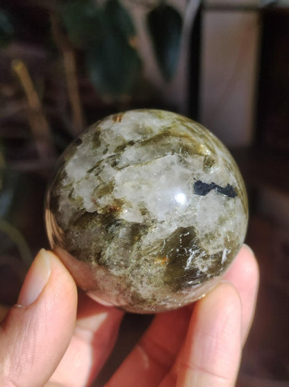 Lepidolith / Grün Mica Glimmer Effekt - Edelstein Kugel Natur Heilstein Deko Sphere Kristall Geschenk Er Sie Haus Sammler Rarität Schimmer - Art of Nature Berlin