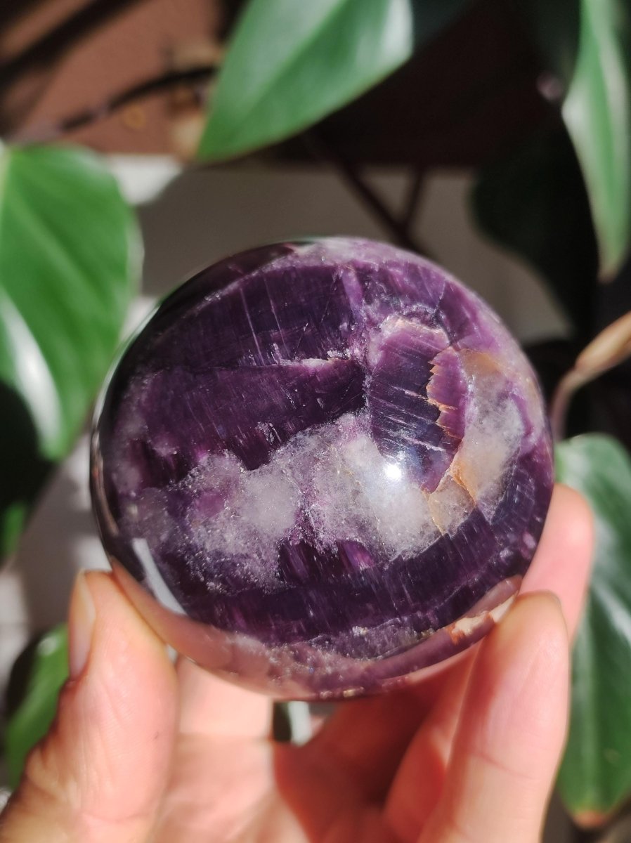 Lepidolith / Purple Mica Glimmer Effekt - Edelstein Kugel lila Natur Heilstein Deko Sphere Kristall Geschenk Er Sie Haus Sammler Rarität - Art of Nature Berlin