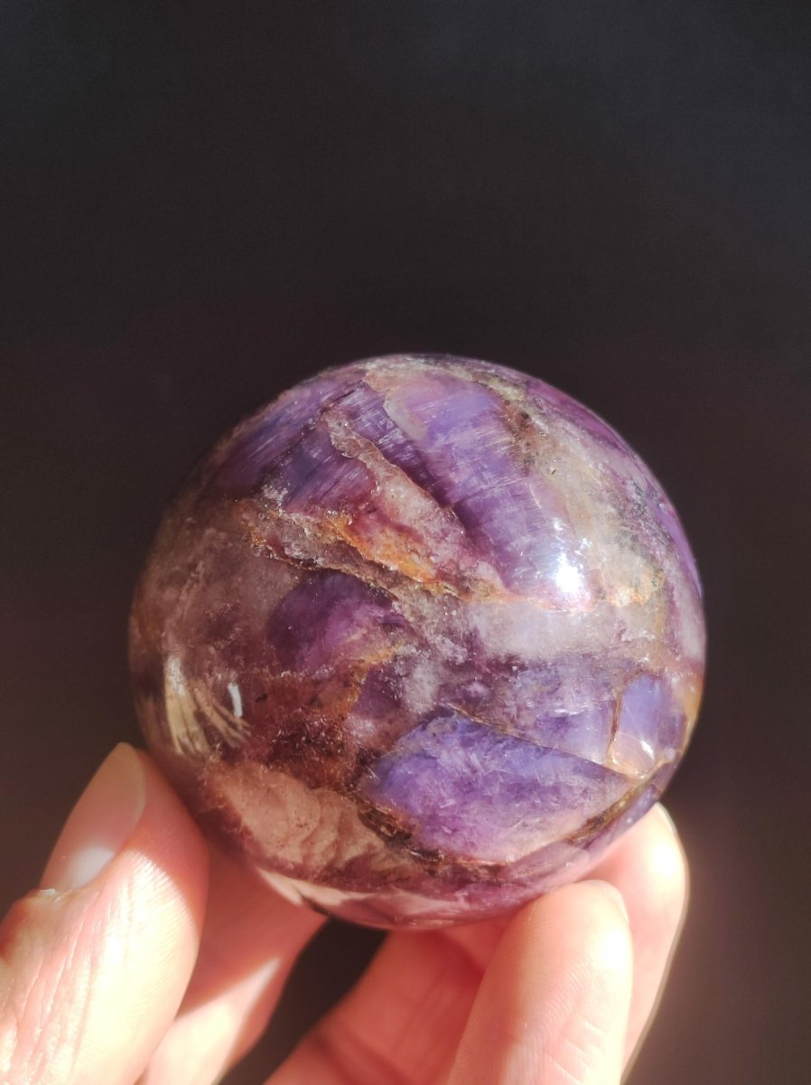 Lepidolith / Purple Mica Glimmer Effekt - Edelstein Kugel lila Natur Heilstein Deko Sphere Kristall Geschenk Er Sie Haus Sammler Rarität - Art of Nature Berlin