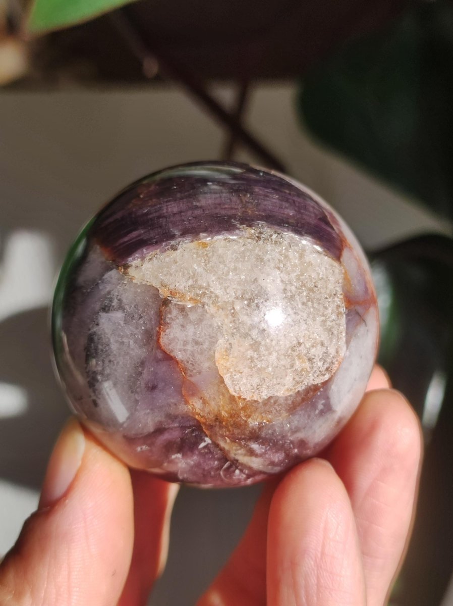 Lepidolith / Purple Mica Glimmer Effekt - Edelstein Kugel lila Natur Heilstein Deko Sphere Kristall Geschenk Er Sie Haus Sammler Rarität - Art of Nature Berlin
