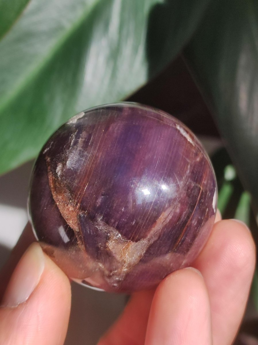 Lepidolith / Purple Mica Glimmer Effekt - Edelstein Kugel lila Natur Heilstein Deko Sphere Kristall Geschenk Er Sie Haus Sammler Rarität - Art of Nature Berlin