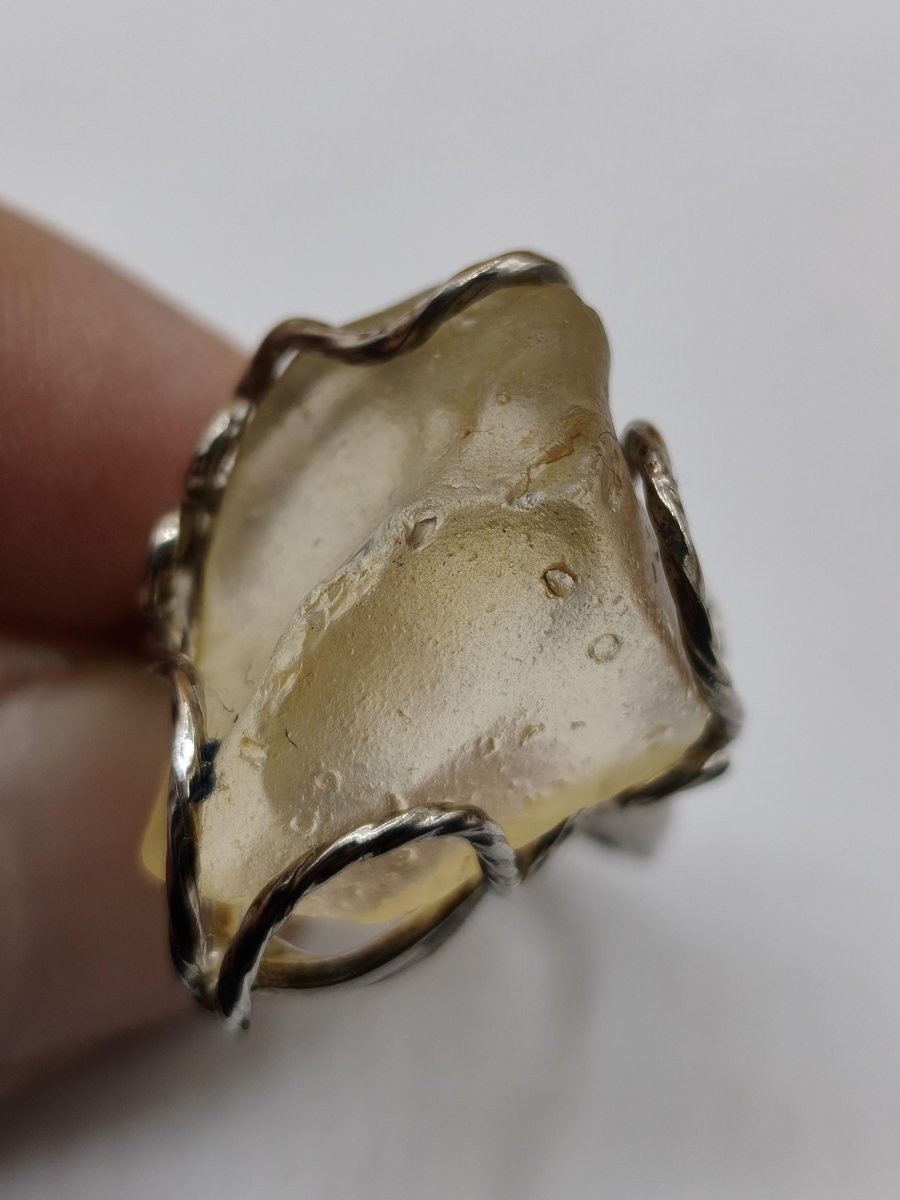 Libysches Wüstenglas Libyan Desert Glass Meteorit Ring 925 Silber verstellbare Größe Edelstein Heilstein Energie Kraft Rarität Geschenk Frau - Art of Nature Berlin