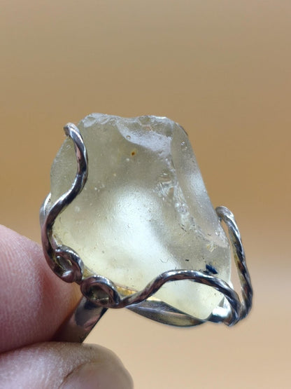 Libysches Wüstenglas Libyan Desert Glass Meteorit Ring 925 Silber verstellbare Größe Edelstein Heilstein Energie Kraft Rarität Geschenk Frau - Art of Nature Berlin