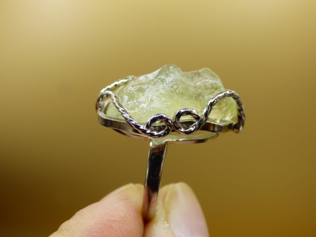 Libysches Wüstenglas Libyan Desert Glass Meteorit Ring 925 Silber verstellbare Größe Edelstein Heilstein Energie Kraft Rarität Geschenk Frau - Art of Nature Berlin