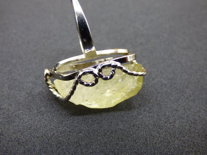 Libysches Wüstenglas Libyan Desert Glass Meteorit Ring 925 Silber verstellbare Größe Edelstein Heilstein Energie Kraft Rarität Geschenk Frau - Art of Nature Berlin