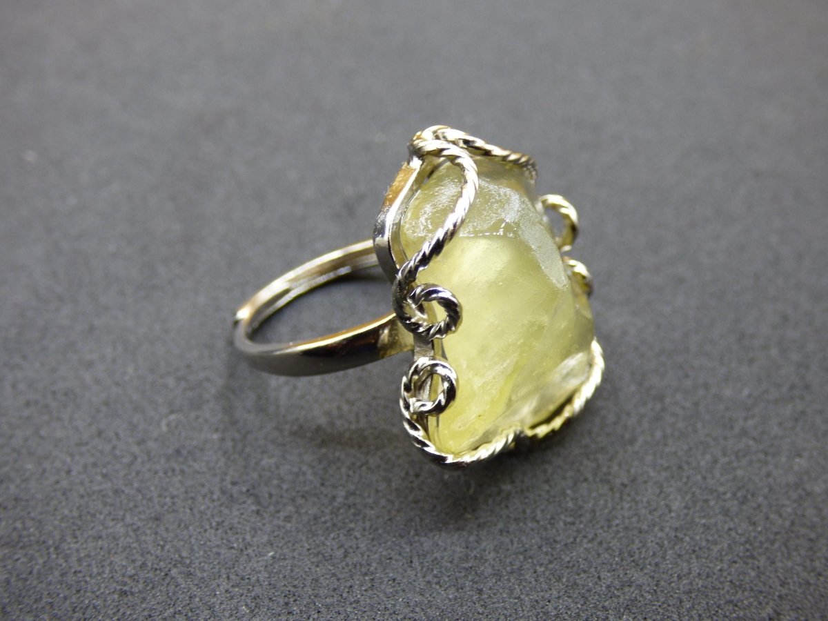 Libysches Wüstenglas Libyan Desert Glass Meteorit Ring 925 Silber verstellbare Größe Edelstein Heilstein Energie Kraft Rarität Geschenk Frau - Art of Nature Berlin