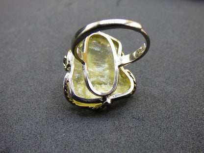Libysches Wüstenglas Libyan Desert Glass Meteorit Ring 925 Silber verstellbare Größe Edelstein Heilstein Energie Kraft Rarität Geschenk Frau - Art of Nature Berlin