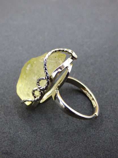 Libysches Wüstenglas Libyan Desert Glass Meteorit Ring 925 Silber verstellbare Größe Edelstein Heilstein Energie Kraft Rarität Geschenk Frau - Art of Nature Berlin