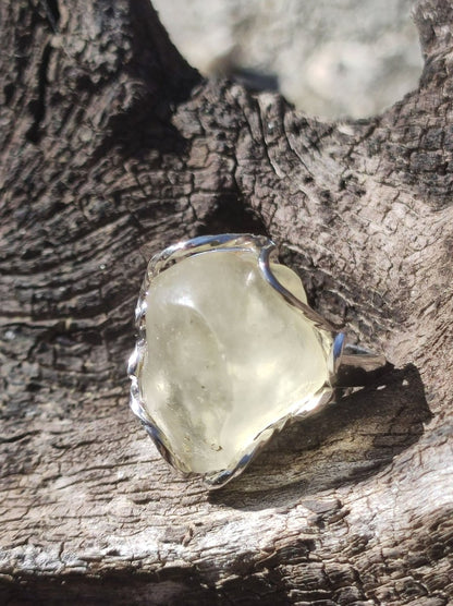 Libysches Wüstenglas Libyan Desert Glass Meteorit Ring 925 Silber verstellbare Größe Edelstein Heilstein Energie Kraft Rarität Geschenk Frau - Art of Nature Berlin