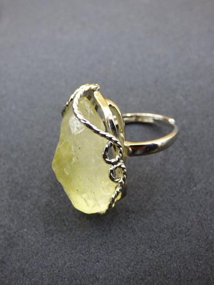 Libysches Wüstenglas Libyan Desert Glass Meteorit Ring 925 Silber verstellbare Größe Edelstein Heilstein Energie Kraft Rarität Geschenk Frau - Art of Nature Berlin