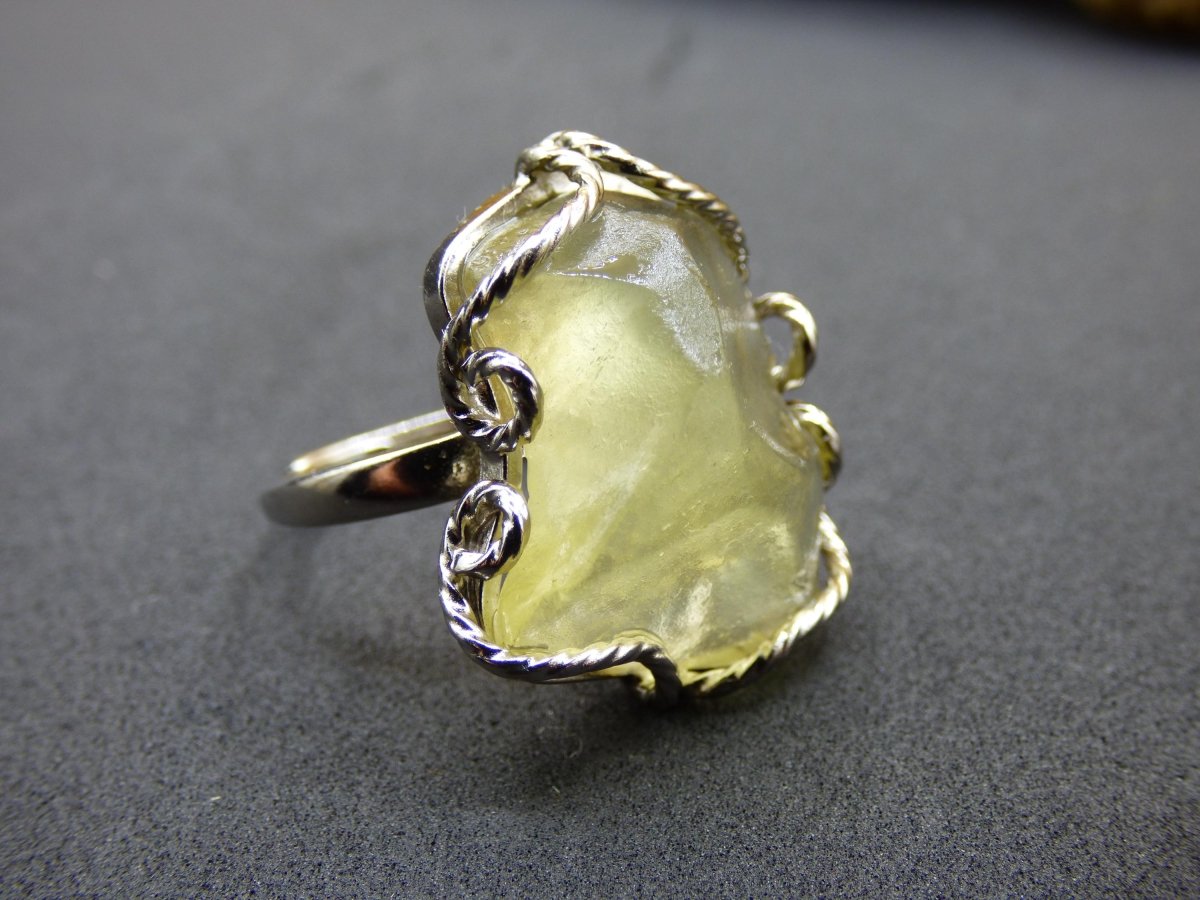 Libysches Wüstenglas Libyan Desert Glass Meteorit Ring 925 Silber verstellbare Größe Edelstein Heilstein Energie Kraft Rarität Geschenk Frau - Art of Nature Berlin