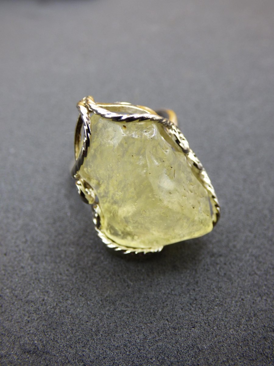 Libysches Wüstenglas Libyan Desert Glass Meteorit Ring 925 Silber verstellbare Größe Edelstein Heilstein Energie Kraft Rarität Geschenk Frau - Art of Nature Berlin