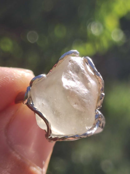 Libysches Wüstenglas Libyan Desert Glass Meteorit Ring 925 Silber verstellbare Größe Edelstein Heilstein Energie Kraft Rarität Geschenk Frau - Art of Nature Berlin