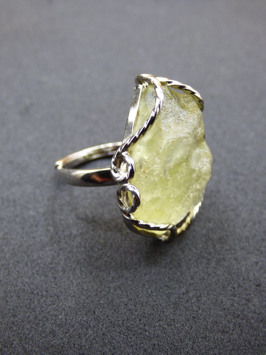 Libysches Wüstenglas Libyan Desert Glass Meteorit Ring 925 Silber verstellbare Größe Edelstein Heilstein Energie Kraft Rarität Geschenk Frau - Art of Nature Berlin