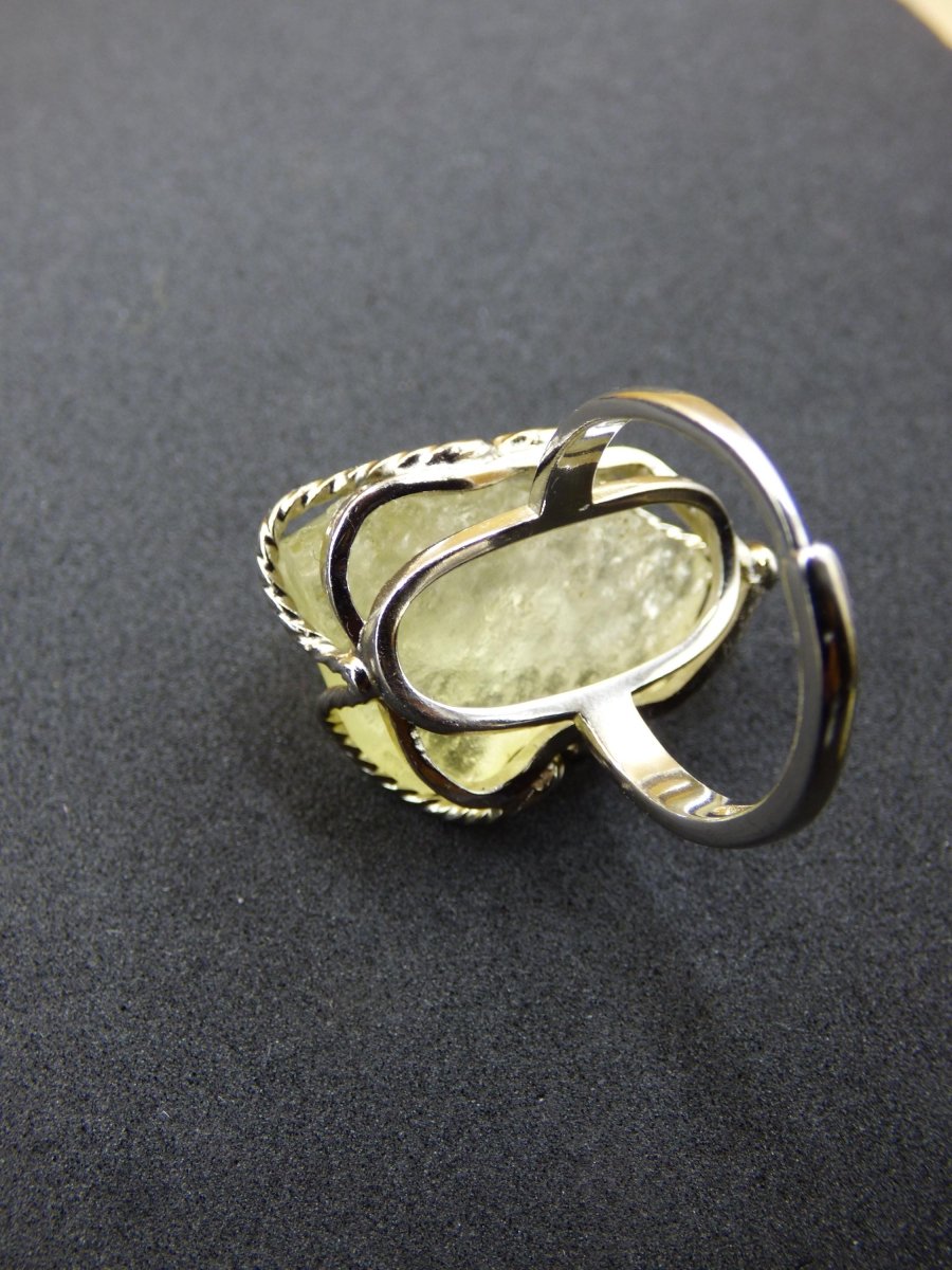 Libysches Wüstenglas Libyan Desert Glass Meteorit Ring 925 Silber verstellbare Größe Edelstein Heilstein Energie Kraft Rarität Geschenk Frau - Art of Nature Berlin