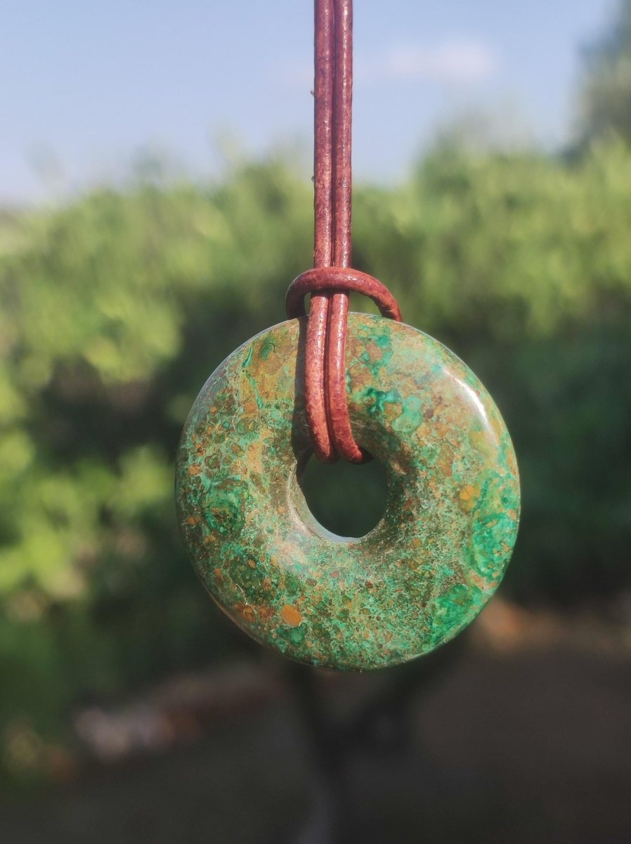 Malachit Chrysocoll Donut 30mm Edelstein Kette Heilstein Schutzsymbol Mann Frau Glück HIPPIE GOA Boho Tibet Ethno Natur Rarität Geschenk - Art of Nature Berlin