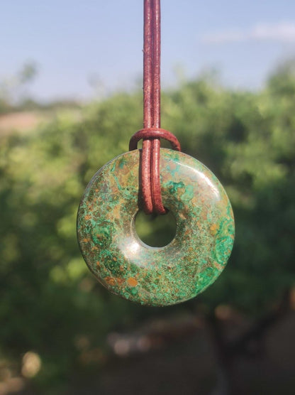 Malachit Chrysocoll Donut 30mm Edelstein Kette Heilstein Schutzsymbol Mann Frau Glück HIPPIE GOA Boho Tibet Ethno Natur Rarität Geschenk - Art of Nature Berlin