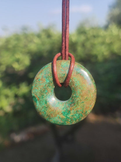 Malachit Chrysocoll Donut 30mm Edelstein Kette Heilstein Schutzsymbol Mann Frau Glück HIPPIE GOA Boho Tibet Ethno Natur Rarität Geschenk - Art of Nature Berlin