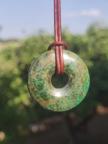 Malachit Chrysocoll Donut 30mm Edelstein Kette Heilstein Schutzsymbol Mann Frau Glück HIPPIE GOA Boho Tibet Ethno Natur Rarität Geschenk - Art of Nature Berlin