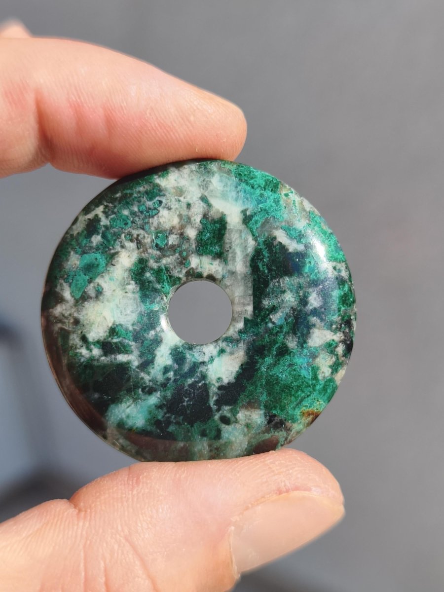 Malachit Chrysocoll grün Edelstein Kette Rarität HIPPIE GOA Boho Tibet Ethno Nature Donut Schutzsymbol Heilstein Sammler Mann Frau Geschenk - Art of Nature Berlin