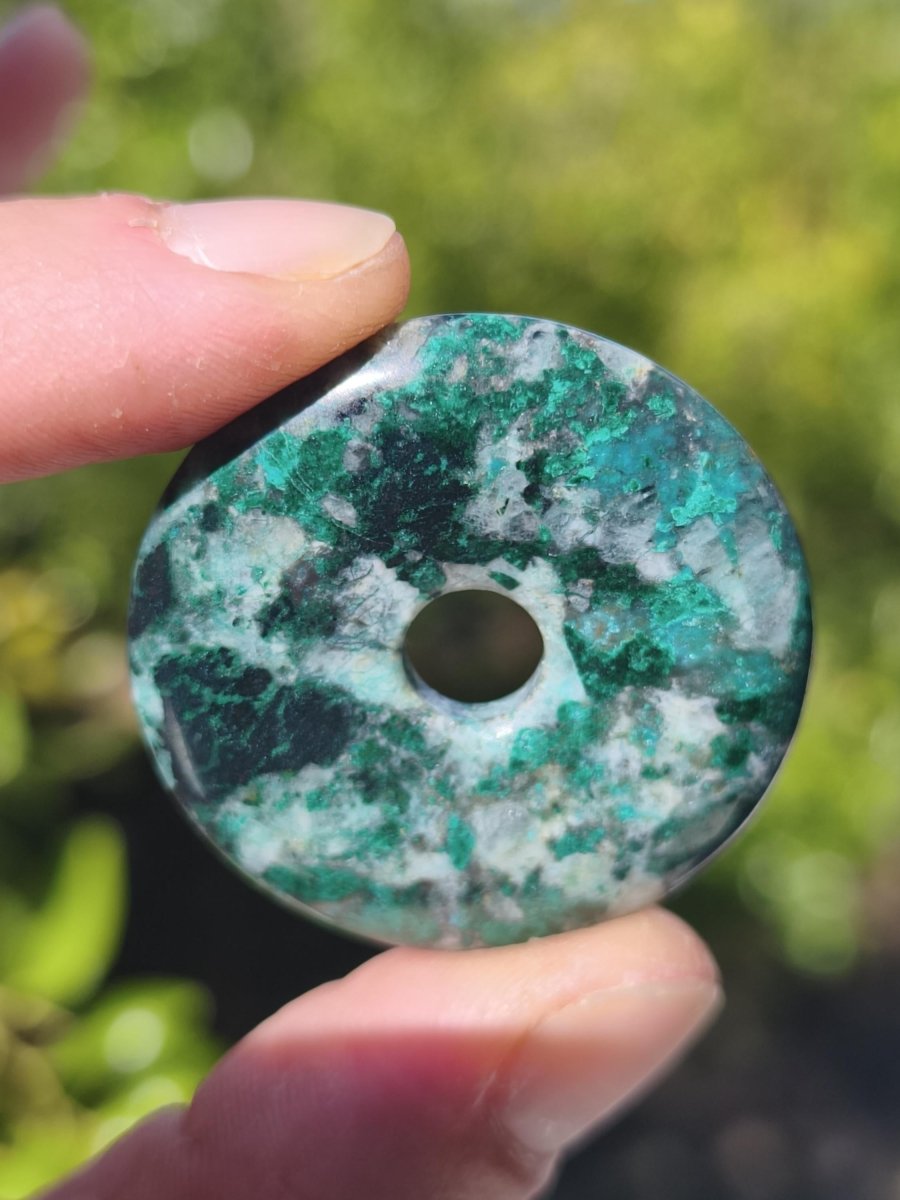 Malachit Chrysocoll grün Edelstein Kette Rarität HIPPIE GOA Boho Tibet Ethno Nature Donut Schutzsymbol Heilstein Sammler Mann Frau Geschenk - Art of Nature Berlin