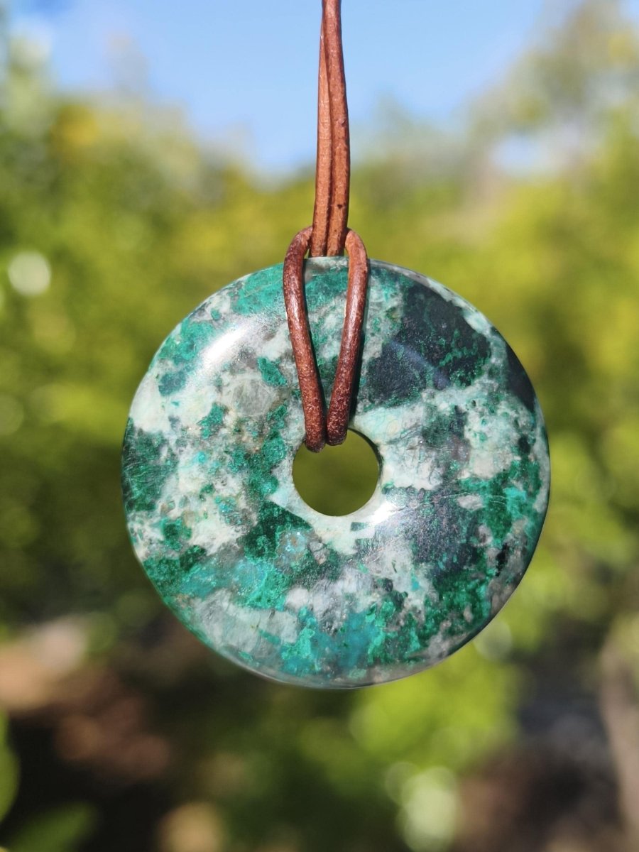 Malachit Chrysocoll grün Edelstein Kette Rarität HIPPIE GOA Boho Tibet Ethno Nature Donut Schutzsymbol Heilstein Sammler Mann Frau Geschenk - Art of Nature Berlin