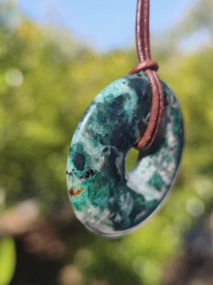 Malachit Chrysocoll grün Edelstein Kette Rarität HIPPIE GOA Boho Tibet Ethno Nature Donut Schutzsymbol Heilstein Sammler Mann Frau Geschenk - Art of Nature Berlin
