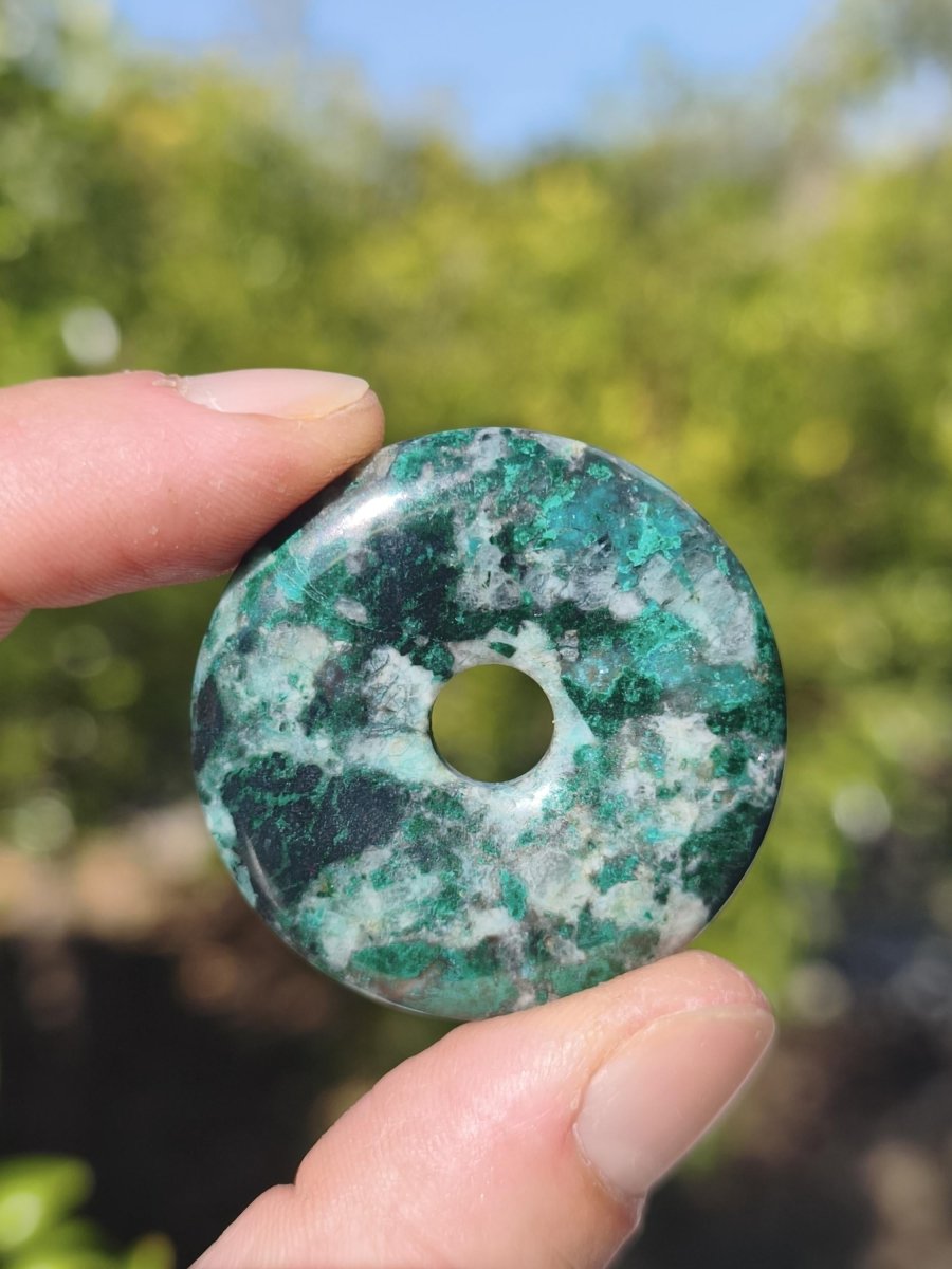 Malachit Chrysocoll grün Edelstein Kette Rarität HIPPIE GOA Boho Tibet Ethno Nature Donut Schutzsymbol Heilstein Sammler Mann Frau Geschenk - Art of Nature Berlin