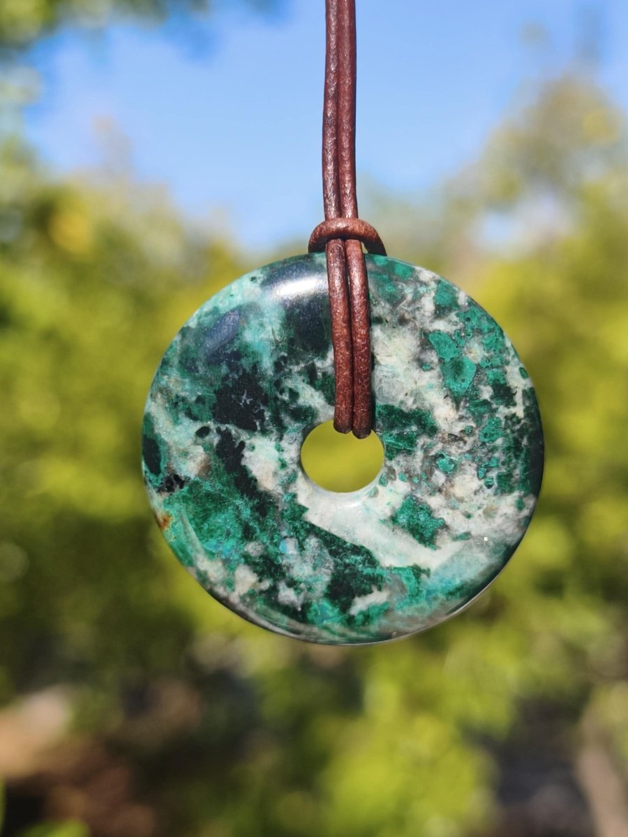 Malachit Chrysocoll grün Edelstein Kette Rarität HIPPIE GOA Boho Tibet Ethno Nature Donut Schutzsymbol Heilstein Sammler Mann Frau Geschenk - Art of Nature Berlin