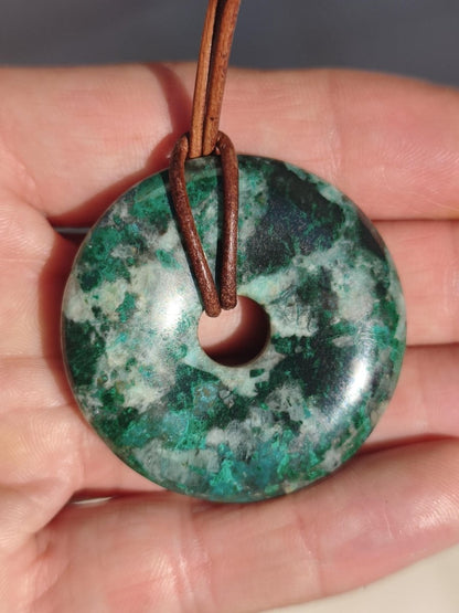 Malachit Chrysocoll grün Edelstein Kette Rarität HIPPIE GOA Boho Tibet Ethno Nature Donut Schutzsymbol Heilstein Sammler Mann Frau Geschenk - Art of Nature Berlin