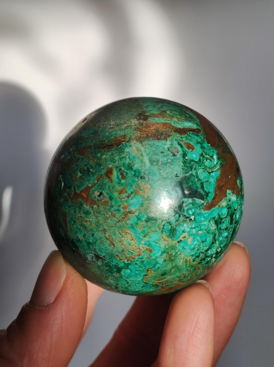 Malachit + Chrysocoll Sphere A ~ Magische Edelstein Kugel & Deko Crystal Meditation Heilstein Rarität Sammler Mineral Rund Chrysokolla - Art of Nature Berlin