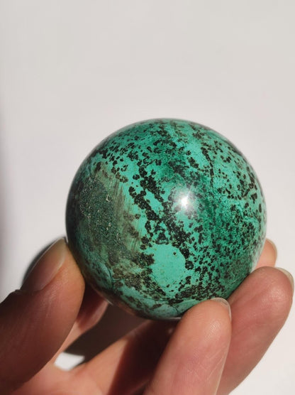 Malachit + Chrysocoll Sphere A ~ Magische Edelstein Kugel & Deko Crystal Meditation Heilstein Rarität Sammler Mineral Rund Chrysokolla - Art of Nature Berlin