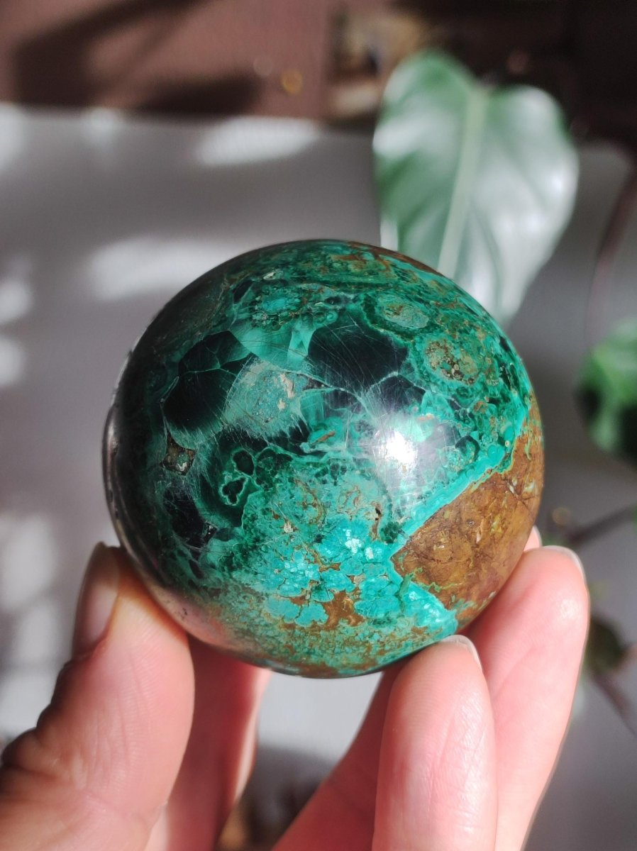 Malachit + Chrysocoll Sphere A ~ Magische Edelstein Kugel & Deko Crystal Meditation Heilstein Rarität Sammler Mineral Rund Chrysokolla - Art of Nature Berlin