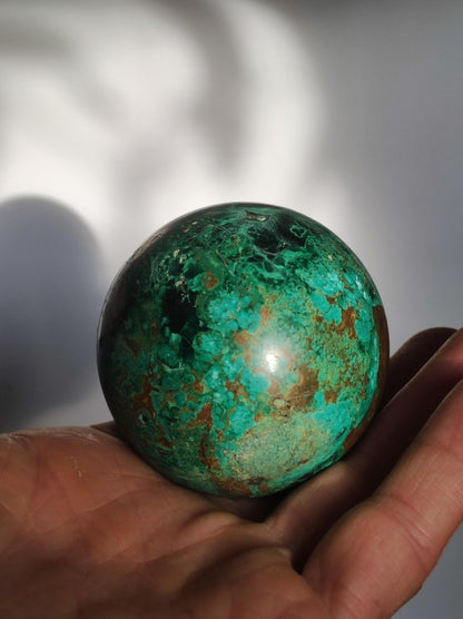 Malachit + Chrysocoll Sphere A ~ Magische Edelstein Kugel & Deko Crystal Meditation Heilstein Rarität Sammler Mineral Rund Chrysokolla - Art of Nature Berlin