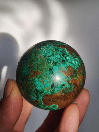 Malachit + Chrysocoll Sphere A ~ Magische Edelstein Kugel & Deko Crystal Meditation Heilstein Rarität Sammler Mineral Rund Chrysokolla - Art of Nature Berlin