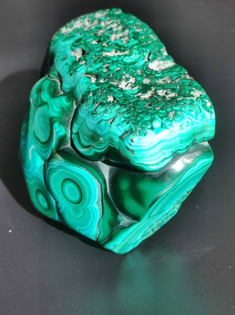 Malachit Deko Stück A - Qualität "Bull Eye" Sammler Mineral Haus Wohnen Energie Heilstein GOA Boho Ethno Natur grün intensiv grün Rarität - Art of Nature Berlin