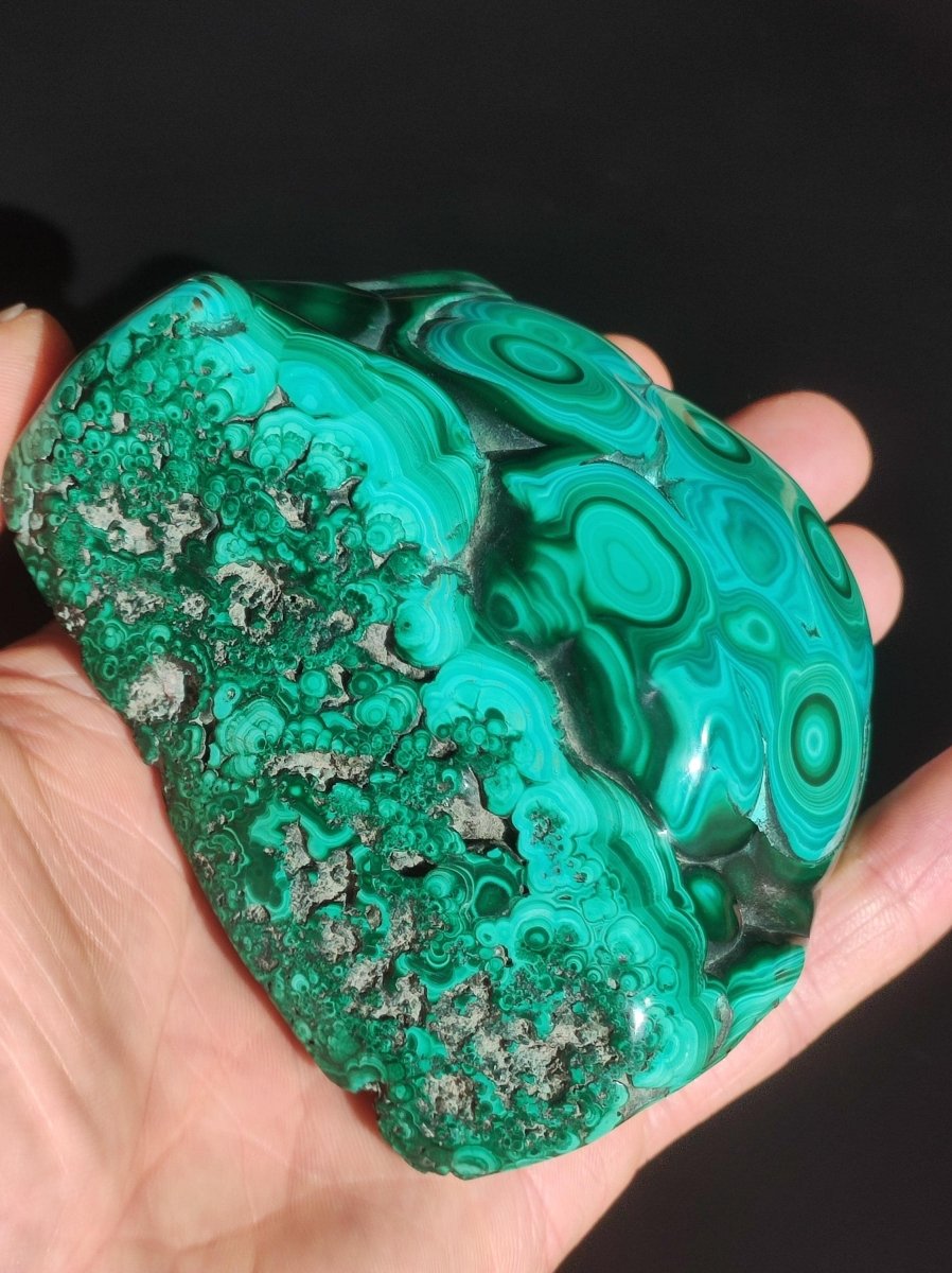 Malachit Deko Stück A - Qualität "Bull Eye" Sammler Mineral Haus Wohnen Energie Heilstein GOA Boho Ethno Natur grün intensiv grün Rarität - Art of Nature Berlin