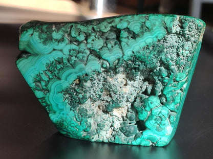 Malachit Deko Stück A - Qualität "Bull Eye" Sammler Mineral Haus Wohnen Energie Heilstein GOA Boho Ethno Natur grün intensiv grün Rarität - Art of Nature Berlin