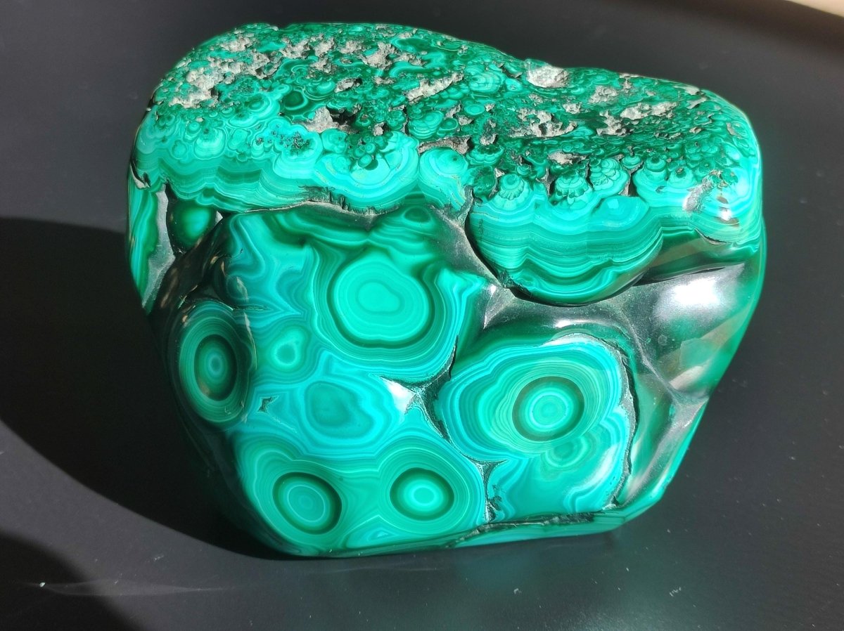 Malachit Deko Stück A - Qualität "Bull Eye" Sammler Mineral Haus Wohnen Energie Heilstein GOA Boho Ethno Natur grün intensiv grün Rarität - Art of Nature Berlin