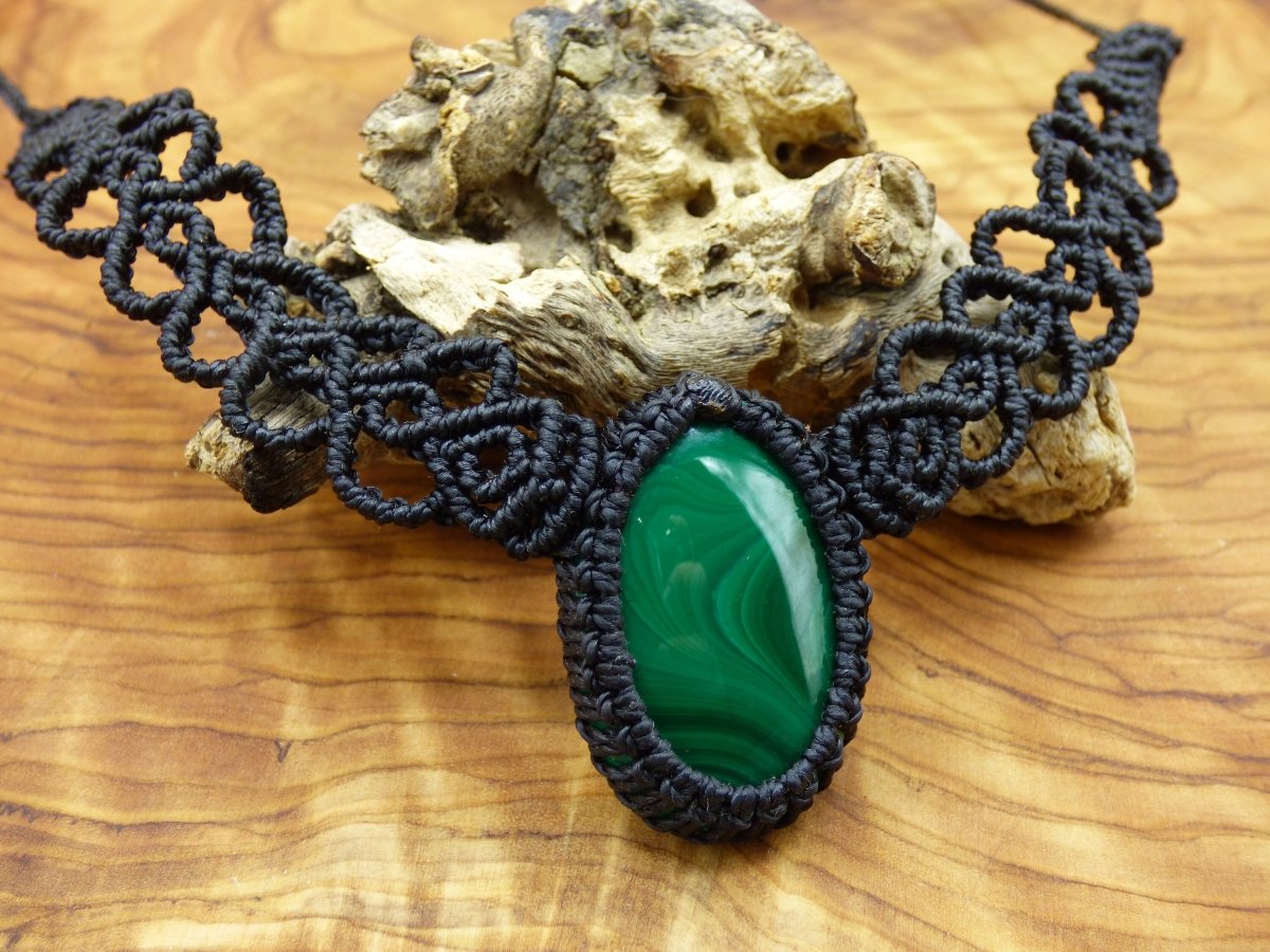 Malachit grün ~ Makramee Edelstein Kette ~HIPPIE ~GOA ~Boho ~Ethno ~Nature ~Heilstein - Art of Nature Berlin