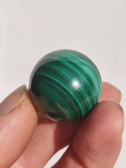 Malachit ~ Magische Edelstein Kugel Massage & Deko Sphere Crystal Spielkugel Meditation ~HIPPIE ~GOA~Boho~Ethno~Heilstein - Art of Nature Berlin